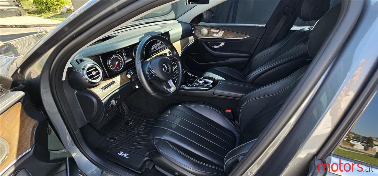 2017' Mercedes-Benz E 220 photo #6