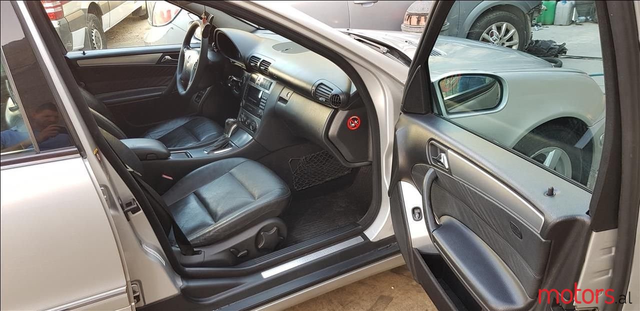 2005' Mercedes-Benz C 220 photo #6