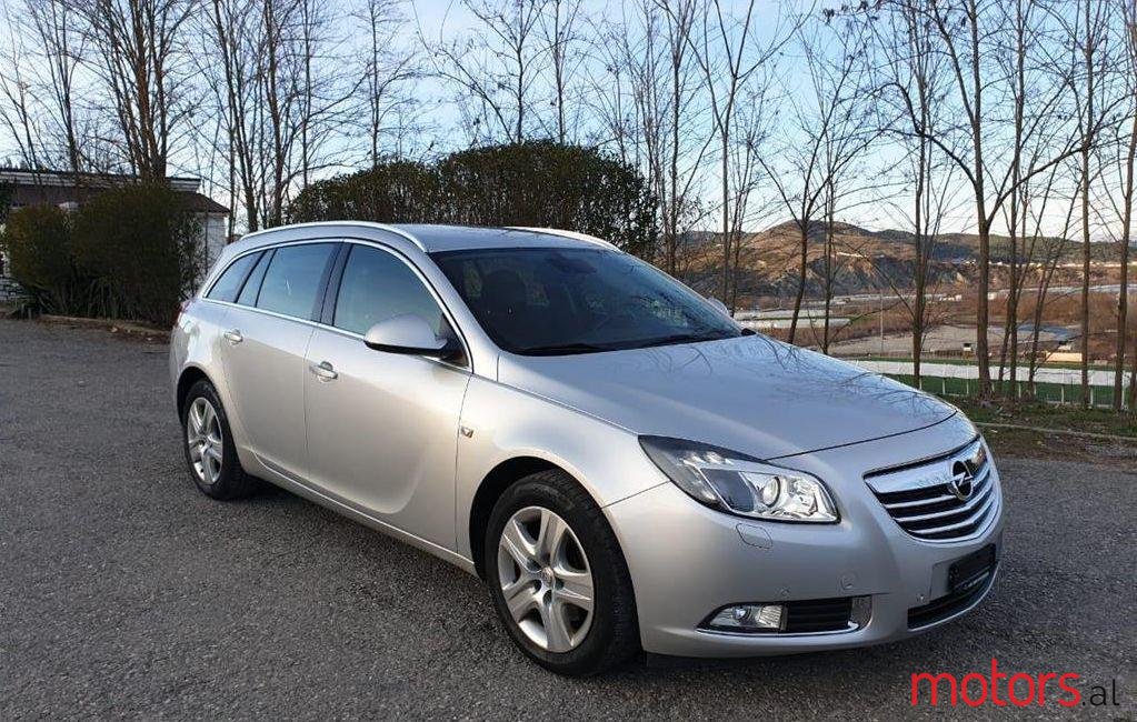 2010' Opel Insignia photo #1