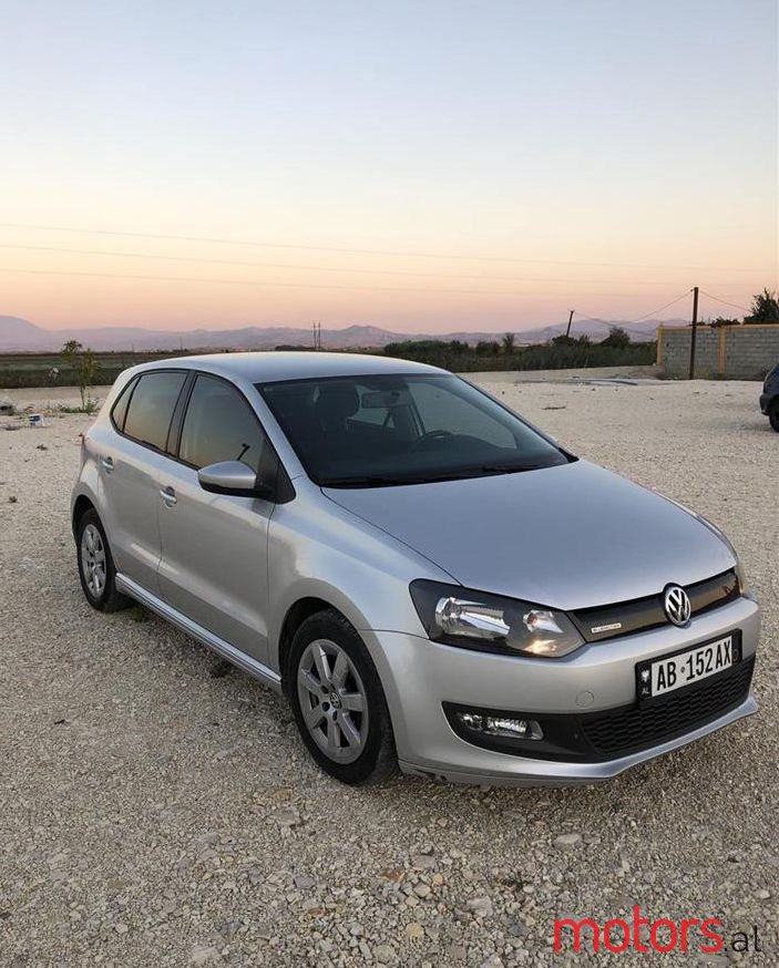 2011' Volkswagen Polo photo #1