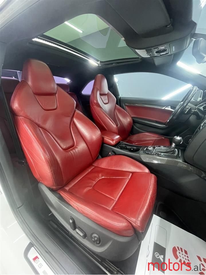 2010' Audi S5 photo #6