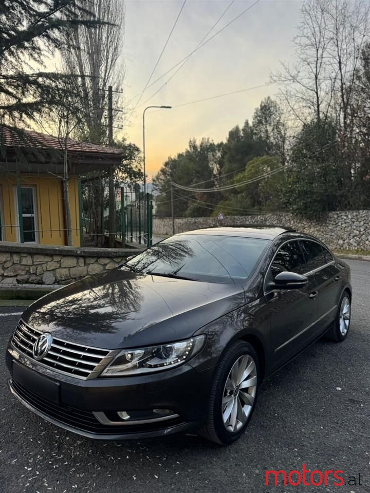 2013' Volkswagen Passat photo #6