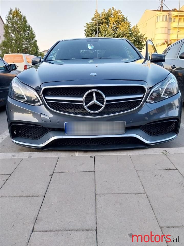 2011' Mercedes-Benz E 63 AMG photo #1