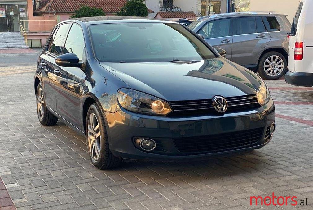 2010' Volkswagen Golf photo #1