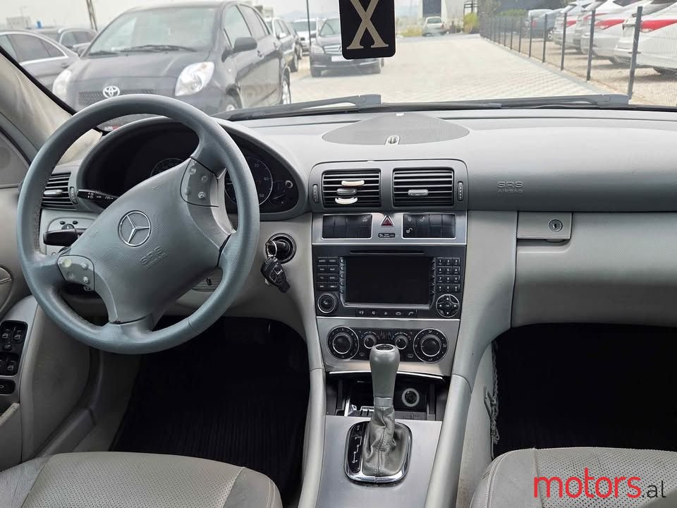 2004' Mercedes-Benz 220 photo #5