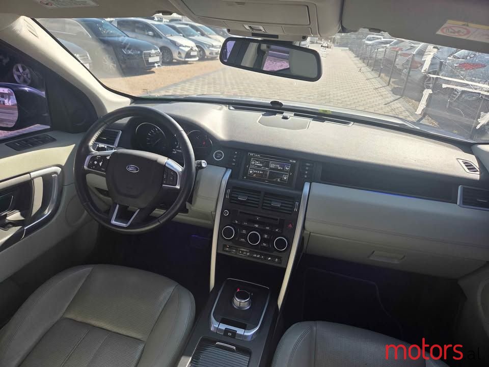 2016' Land Rover Discovery Sport photo #5