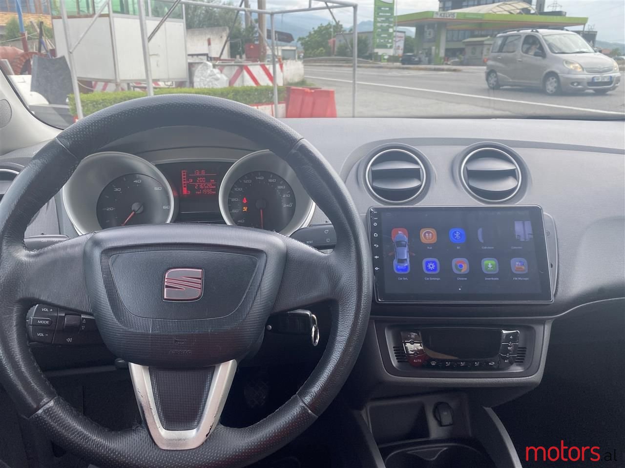 2010' SEAT Ibiza photo #1