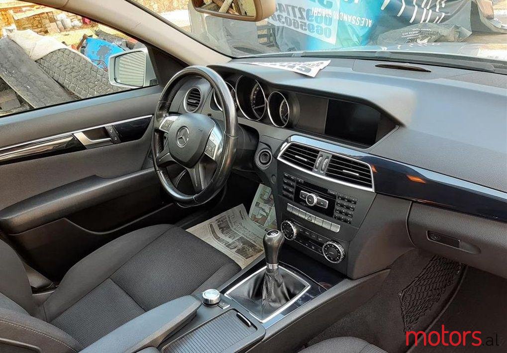 2011' Mercedes-Benz C 220 photo #1