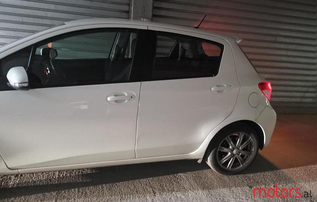 2012' Toyota Yaris photo #1