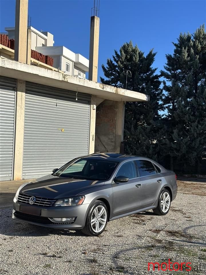 2013' Volkswagen Passat photo #2