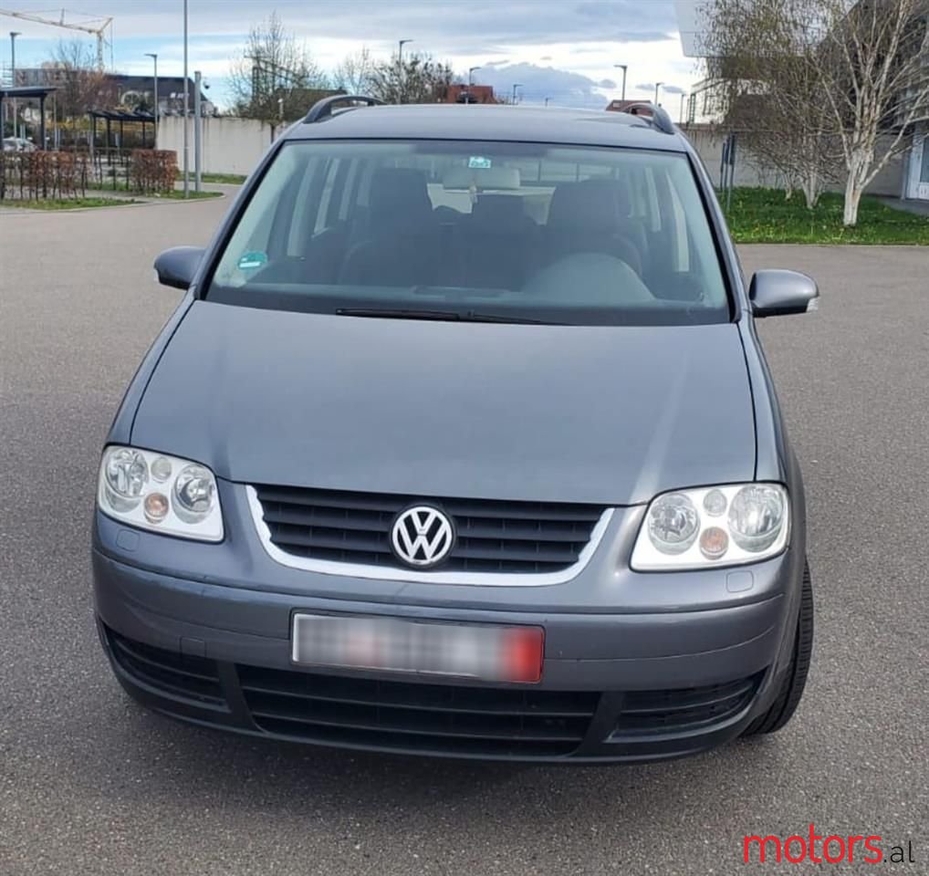 2005' Volkswagen Touran photo #2