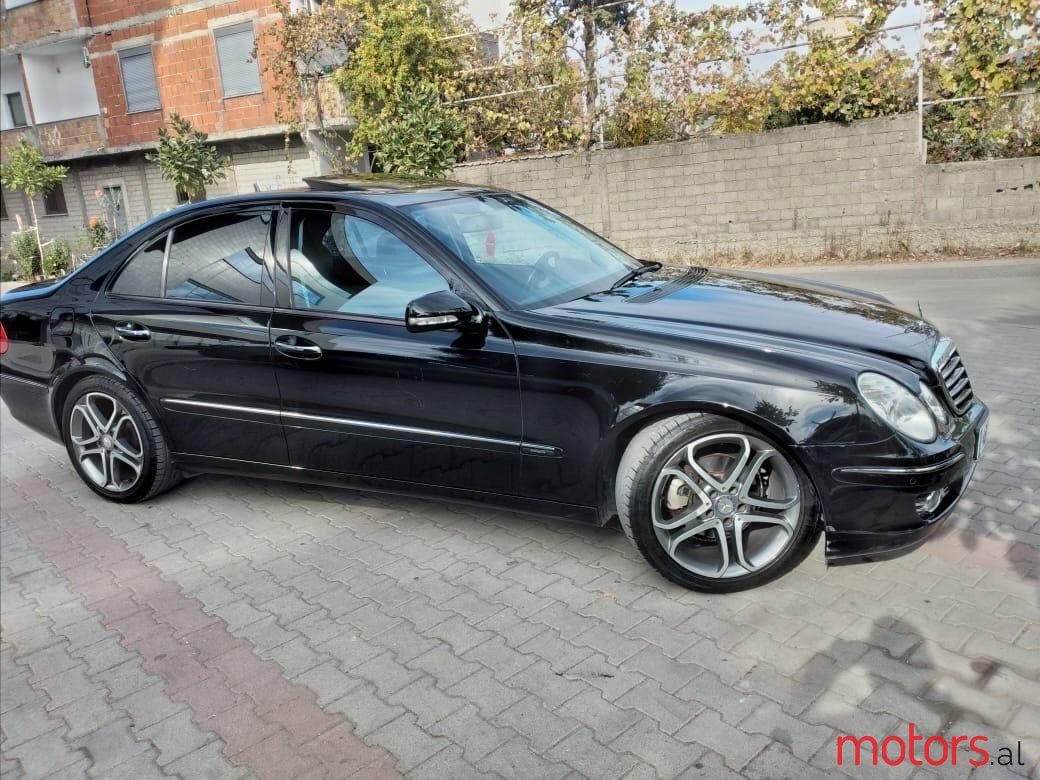 2007' Mercedes-Benz E 220 photo #1