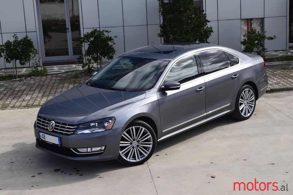 2015' Volkswagen Passat photo #2