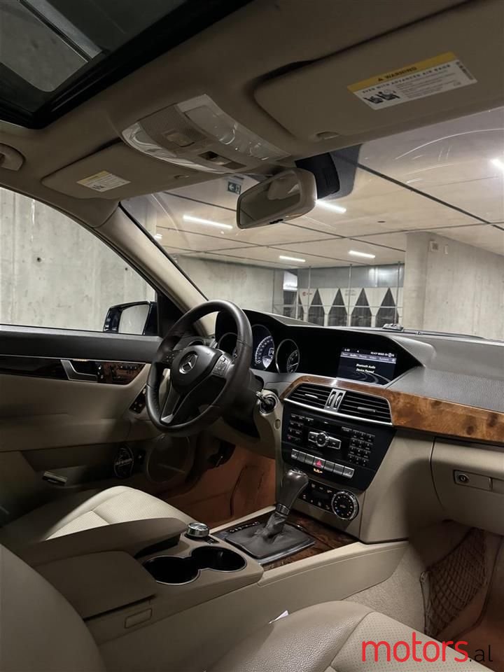 2012' Mercedes-Benz C 300 photo #5