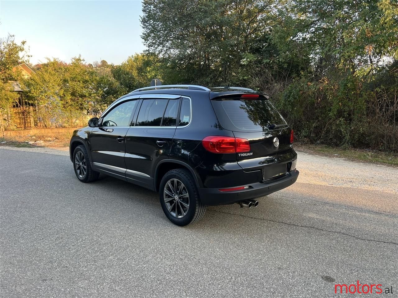 2014' Volkswagen Tiguan photo #2