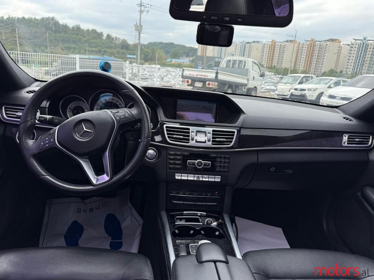 2015' Mercedes-Benz E 220 photo #5