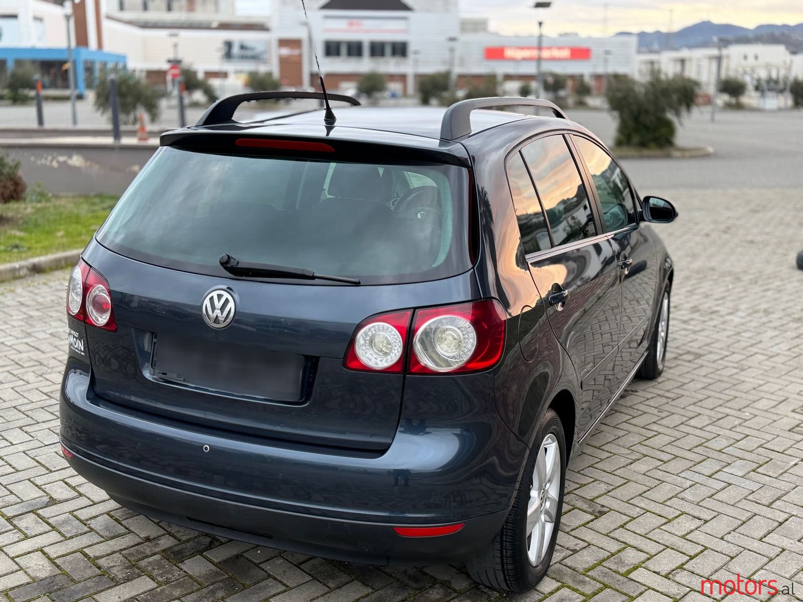 2008' Volkswagen Golf Plus photo #5