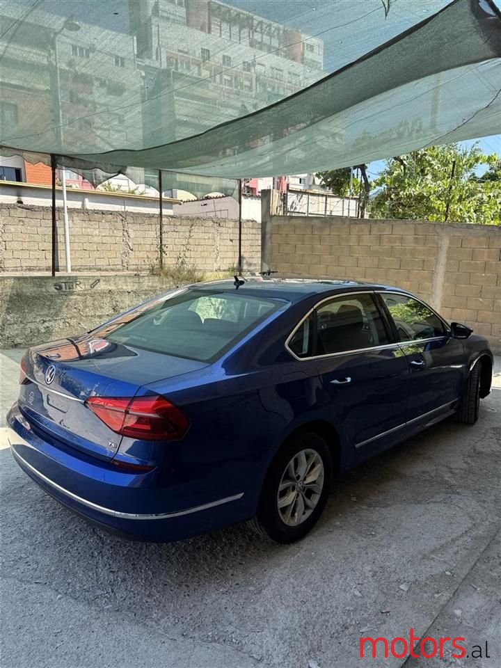 2016' Volkswagen Passat photo #1