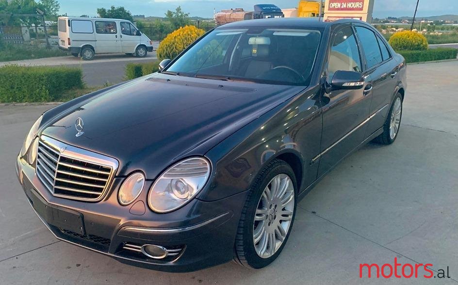 2007' Mercedes-Benz E 320 photo #1