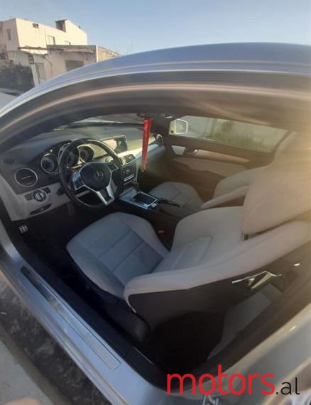 2013' Mercedes-Benz C 250 photo #2