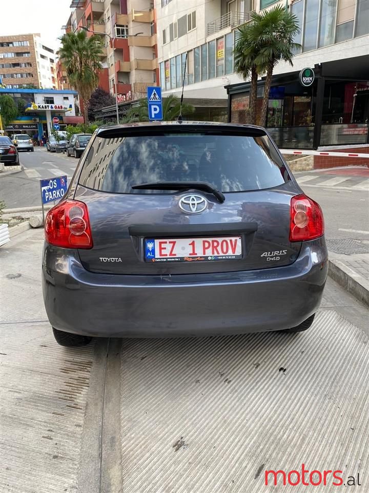 2007' Toyota Auris photo #6