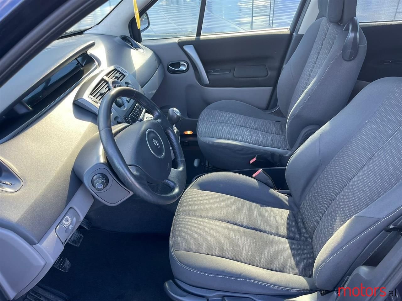 2008' Renault Scenic photo #3