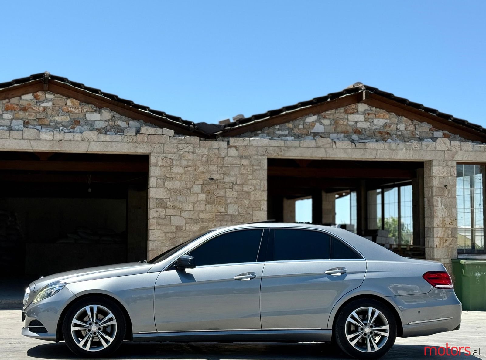 2015' Mercedes-Benz E 220 photo #3