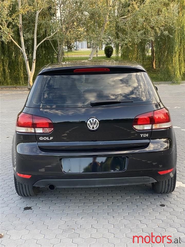 2010' Volkswagen Golf photo #2