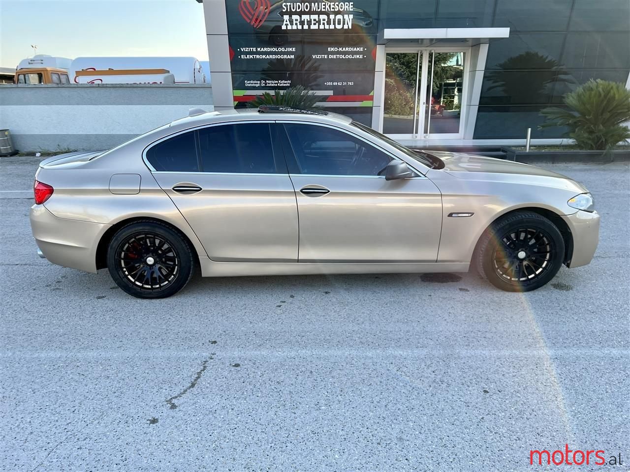 2012' BMW 528 photo #2