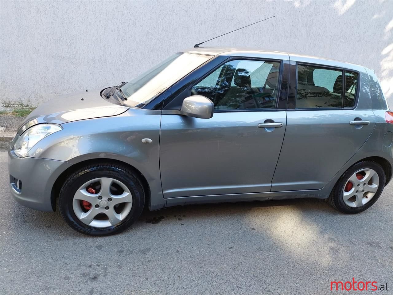 2005' Suzuki Swift photo #4