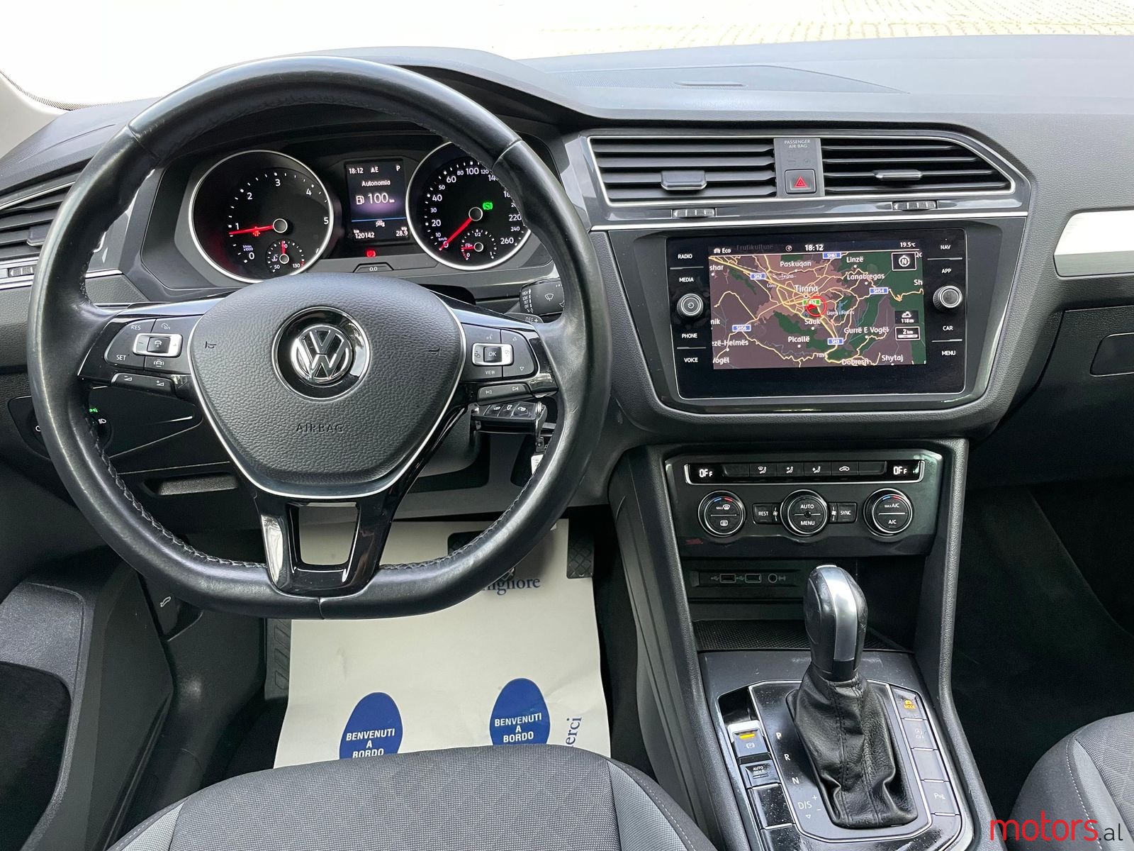 2019' Volkswagen Tiguan photo #4
