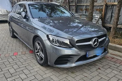 2020' Mercedes-Benz C 220