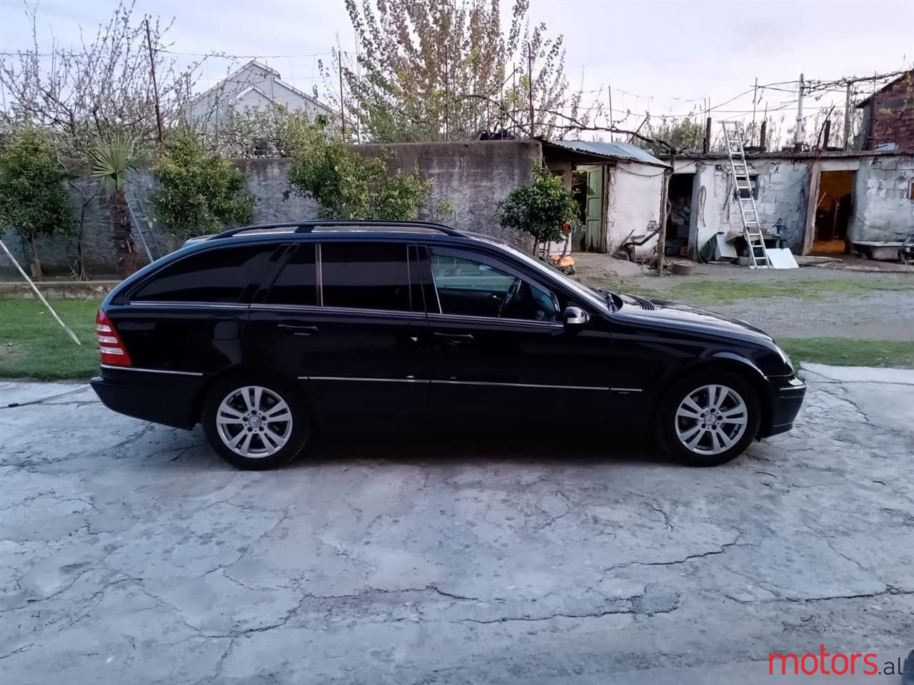 2005' Mercedes-Benz C 220 photo #2