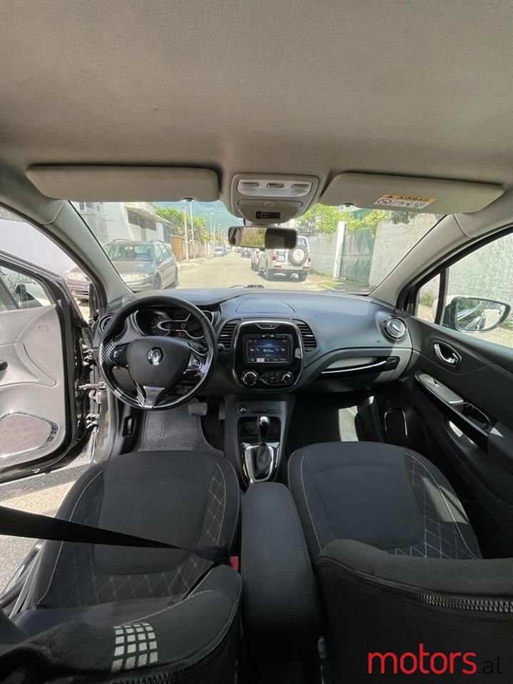 2014' Renault Capture photo #4