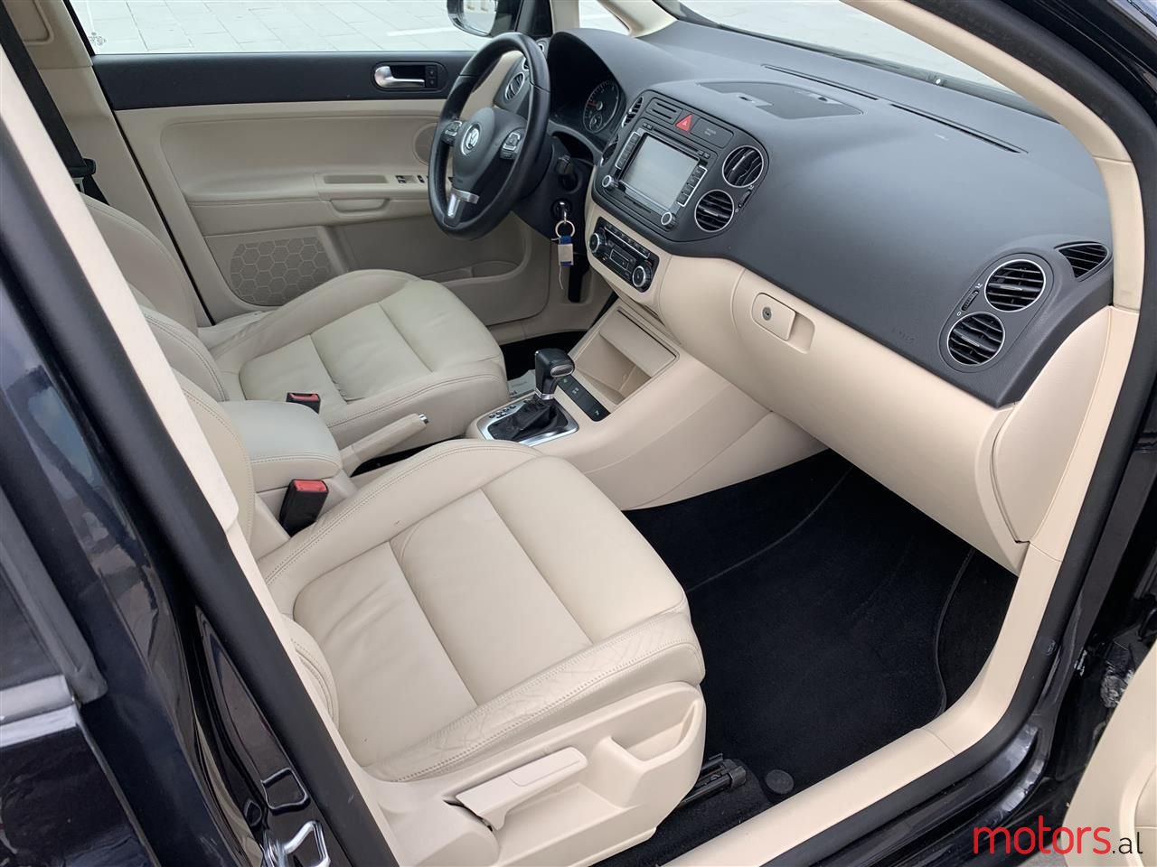 2010' Volkswagen Golf Plus photo #5