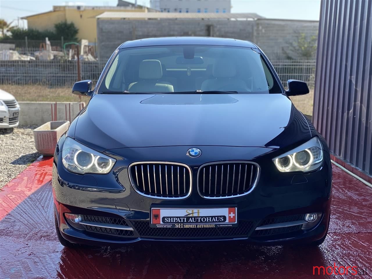 2013' BMW 520 photo #5