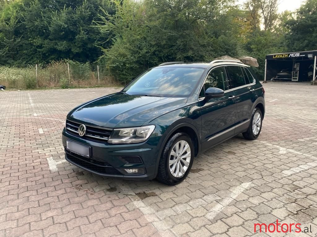 2018' Volkswagen Tiguan photo #1