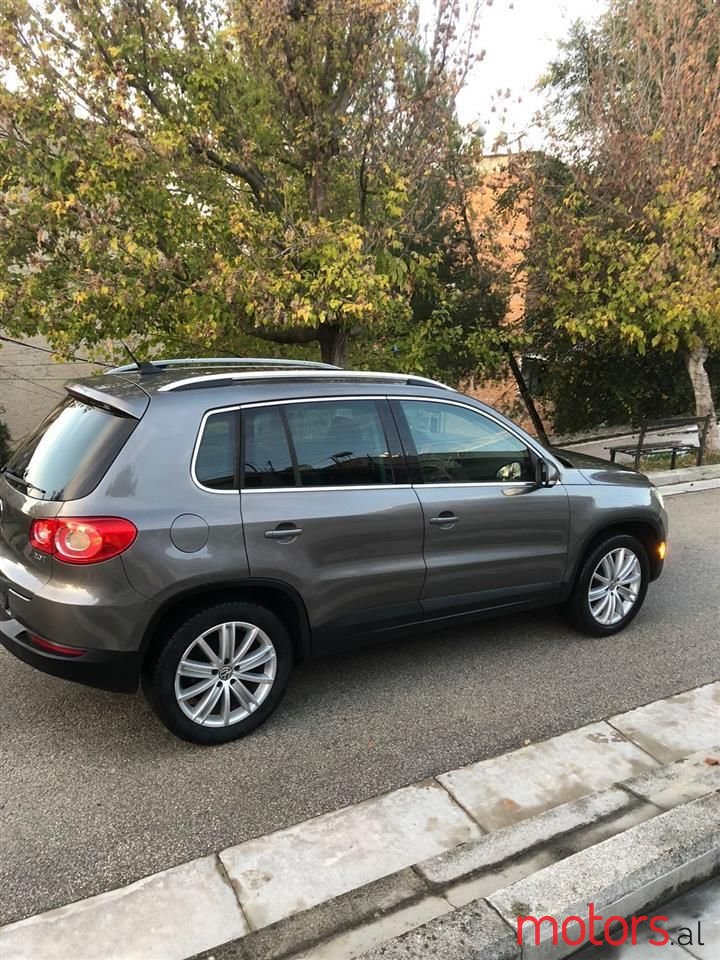 2009' Volkswagen Tiguan photo #4