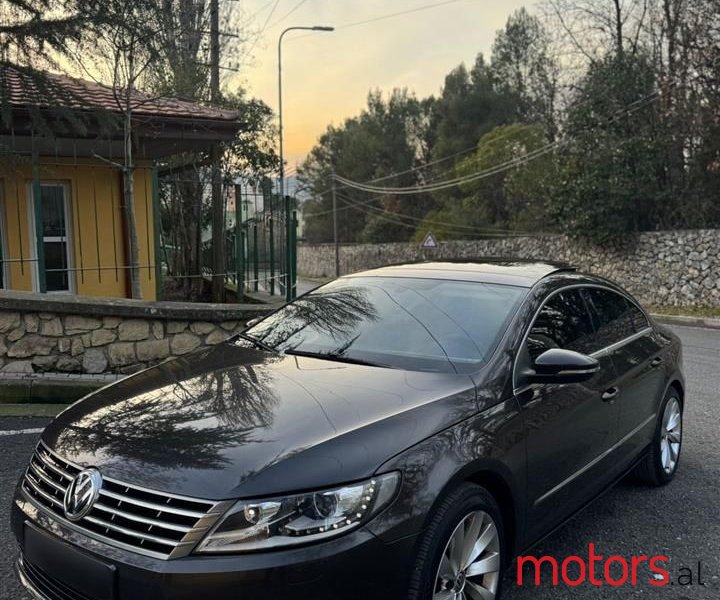 2013' Volkswagen Passat photo #1