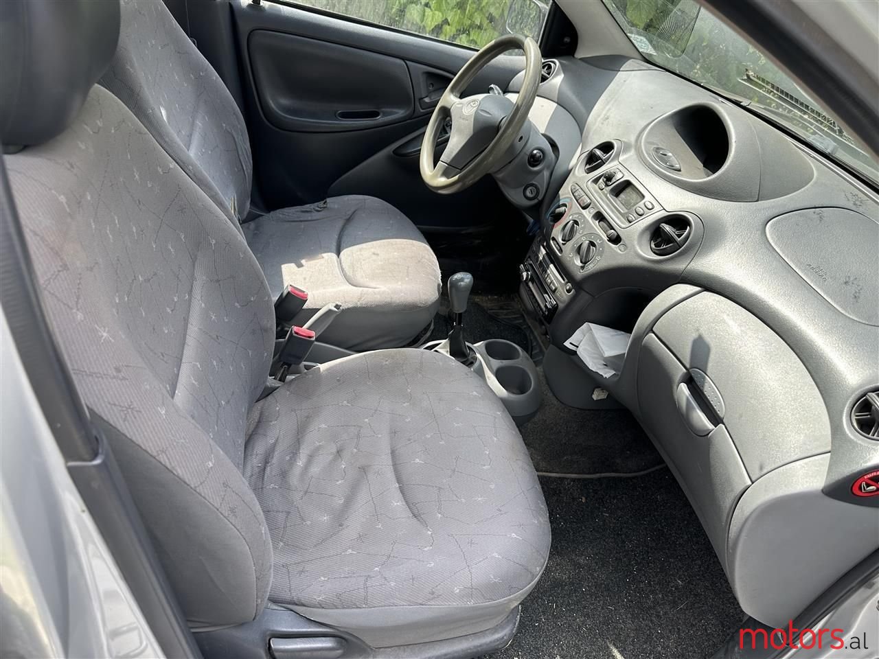 2001' Toyota Yaris photo #3