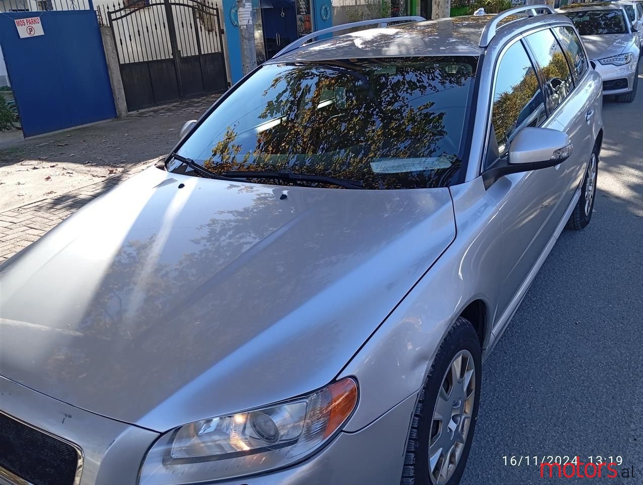 2010' Volvo V70 photo #2