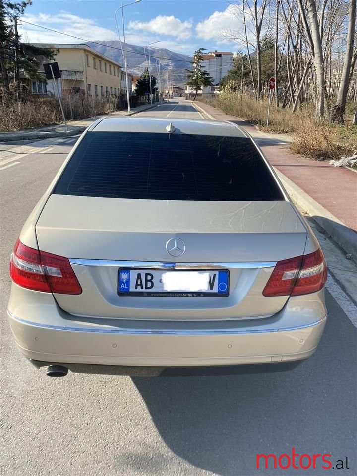 2009' Mercedes-Benz E 250 photo #5