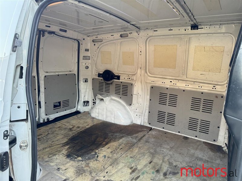 2011' Mercedes-Benz Viano photo #2