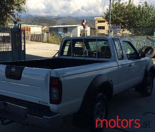 2002' Nissan Navara photo #4