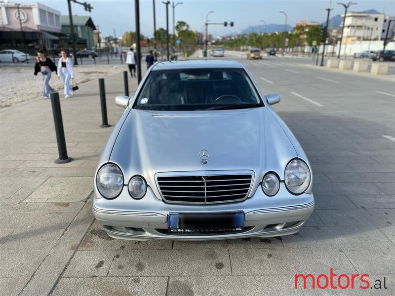 2001' Mercedes-Benz E 270 photo #2