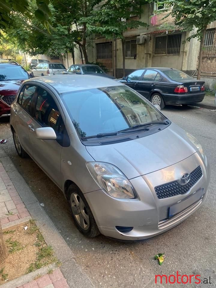2007' Toyota Yaris photo #1