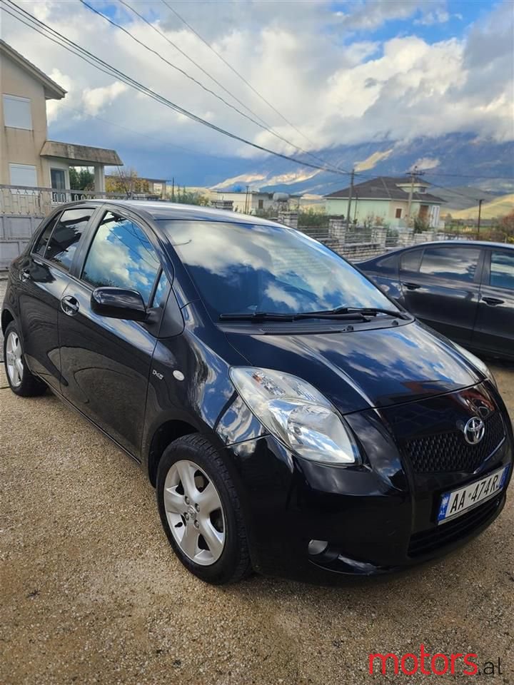 2006' Toyota Yaris photo #2