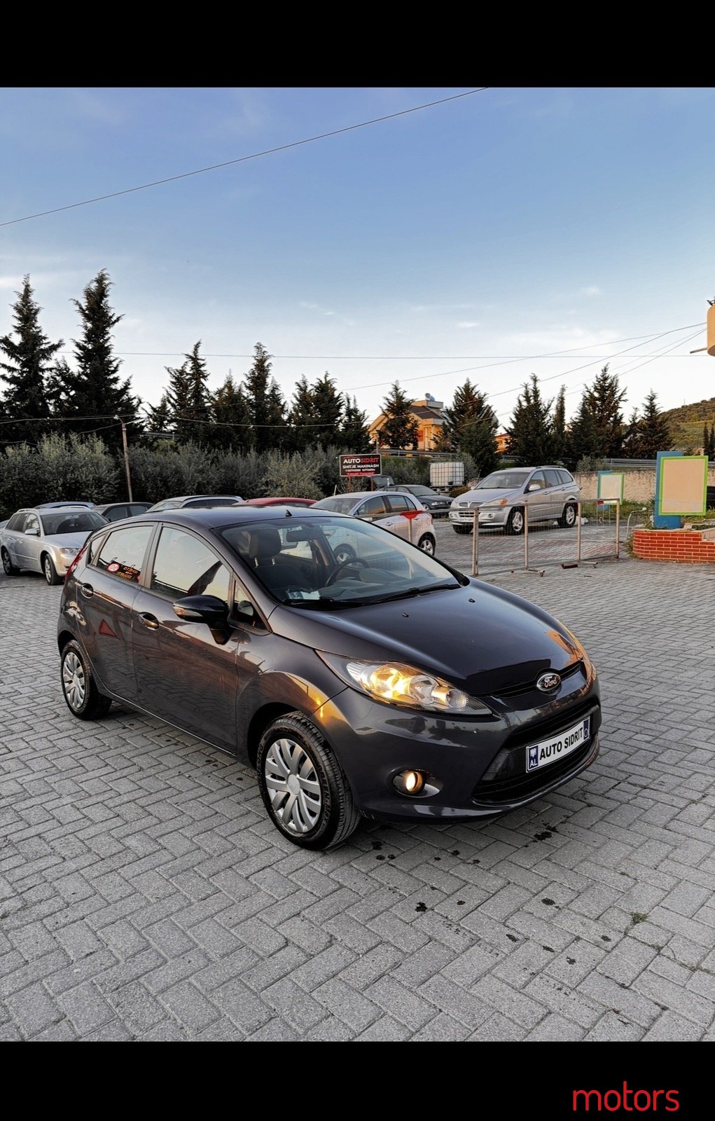 2011' Ford Fiesta photo #3