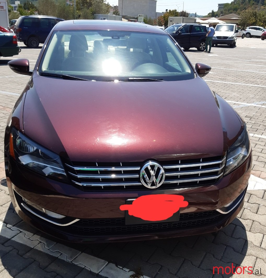 2012' Volkswagen Passat photo #2