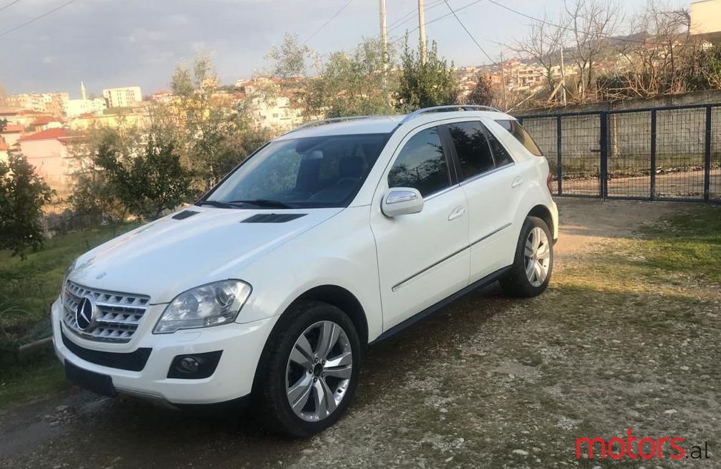2010' Mercedes-Benz ML 350 photo #1